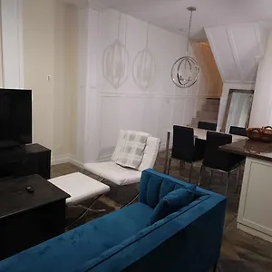downtown-deluxe-stylish-2bd2ba-townhouse.richmond-hotels.com/